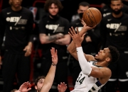 米兰体育入口-热火顺利击败篮网，领跑东部