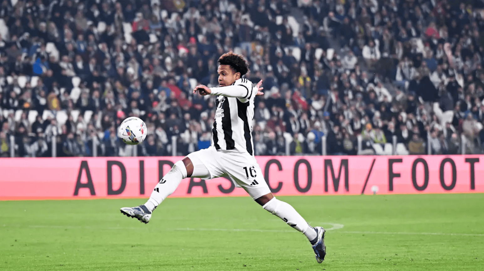 尤文图斯客场大胜，轻松晋级下场