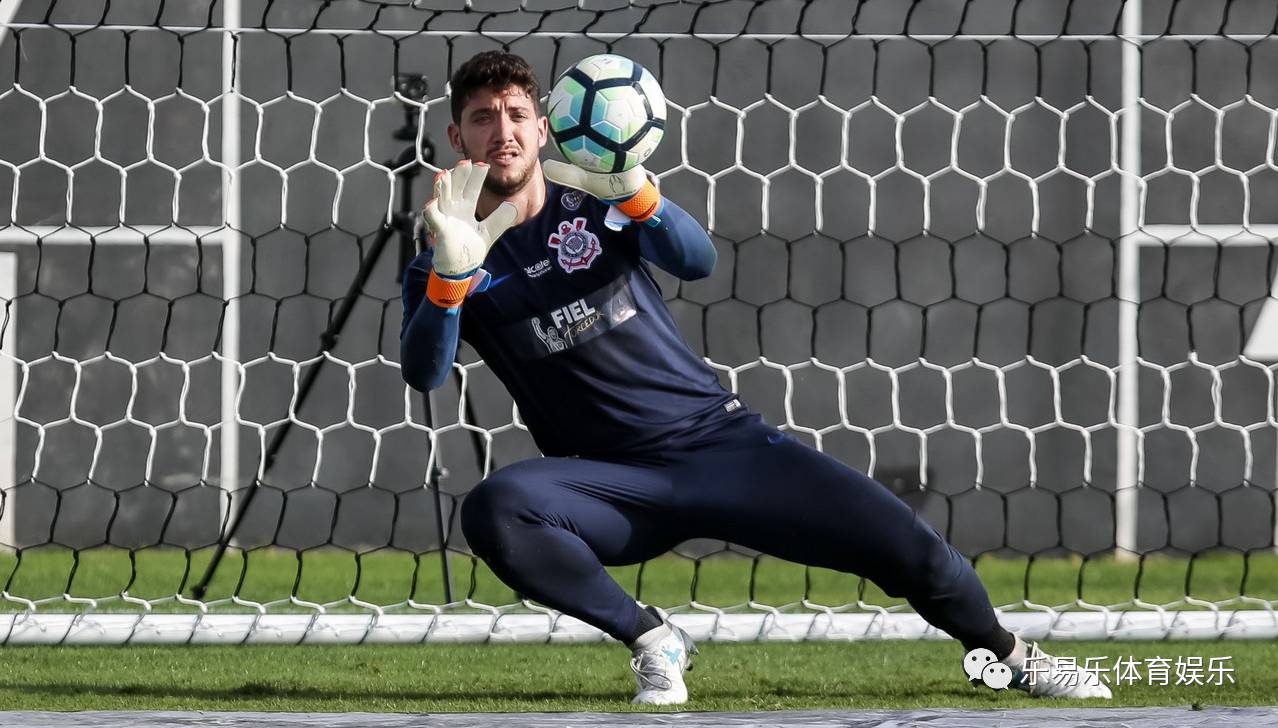 阿尔维斯客场困难取胜，士气大增的简单介绍