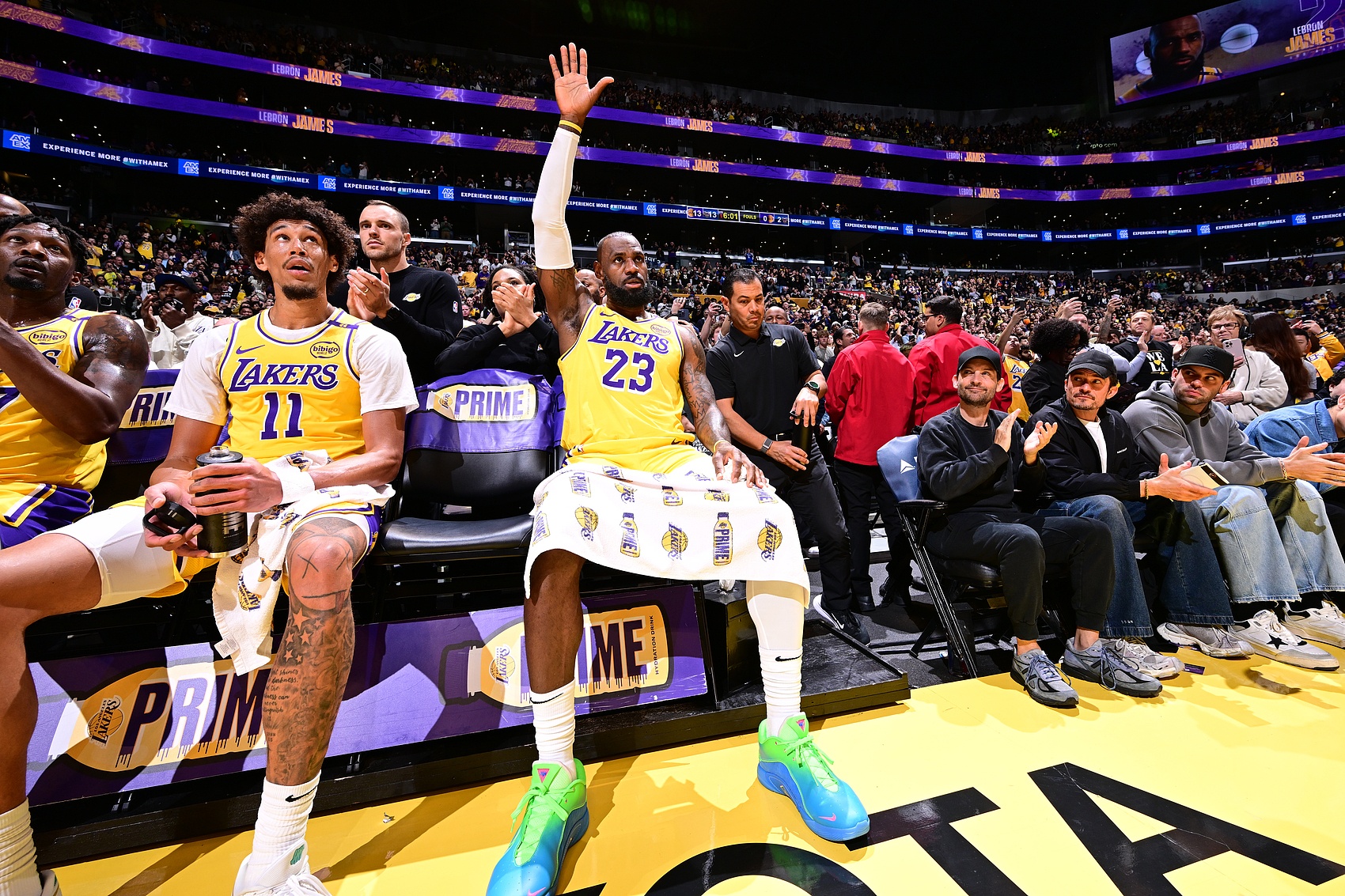 湖人击败国王，轻松取胜