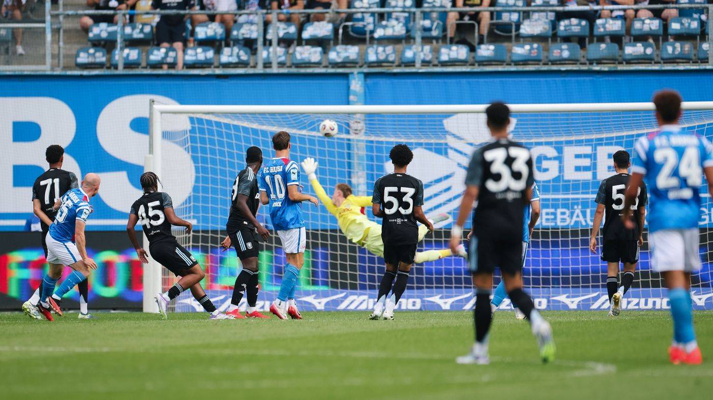 红魔逆袭晋级，英超劲旅晋级淘汰赛