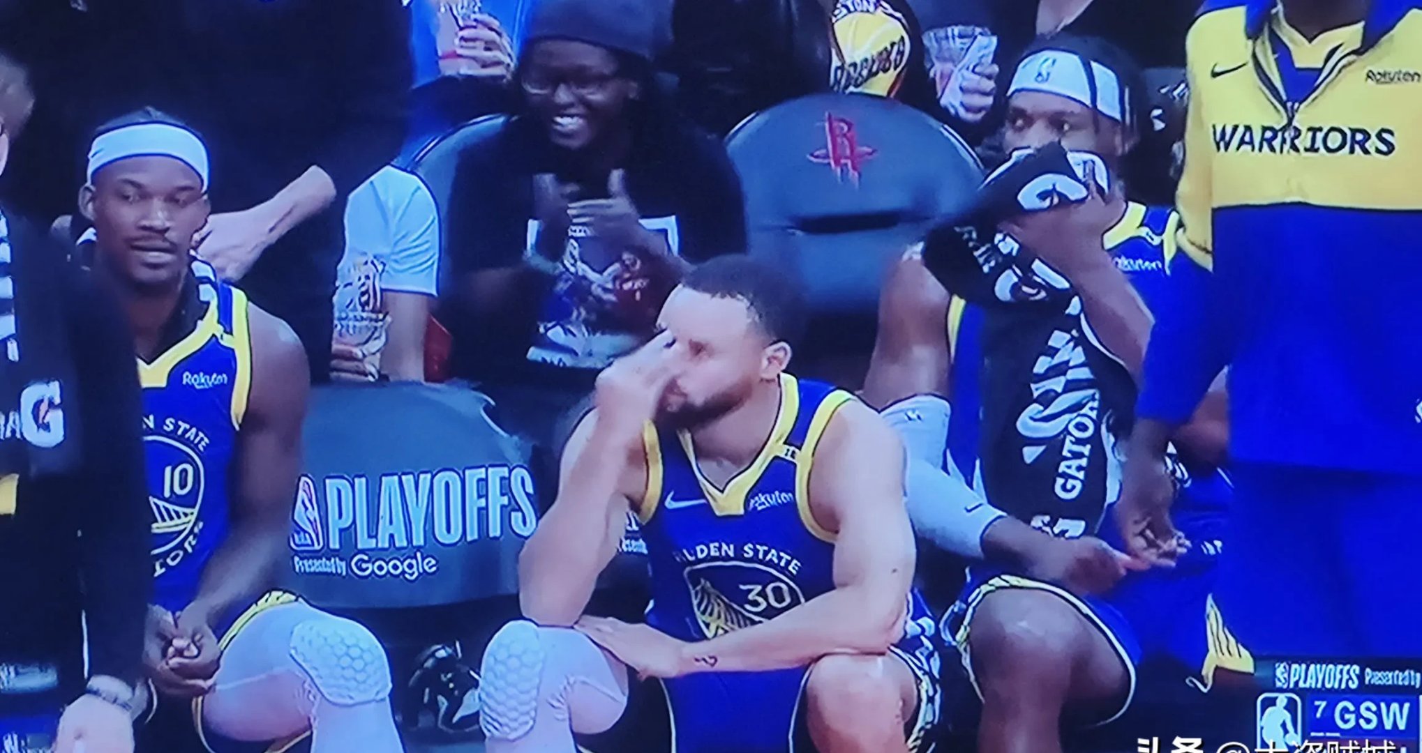 勇士惨遭开拓者逆转，遗憾丢掉大比分。