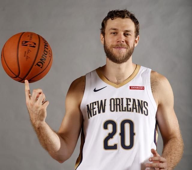 加拿大队未来计划首次亮相跨国联队深夜加练的简单介绍 加拿大队未来计划首次亮相跨国联队深夜加练的简单介绍