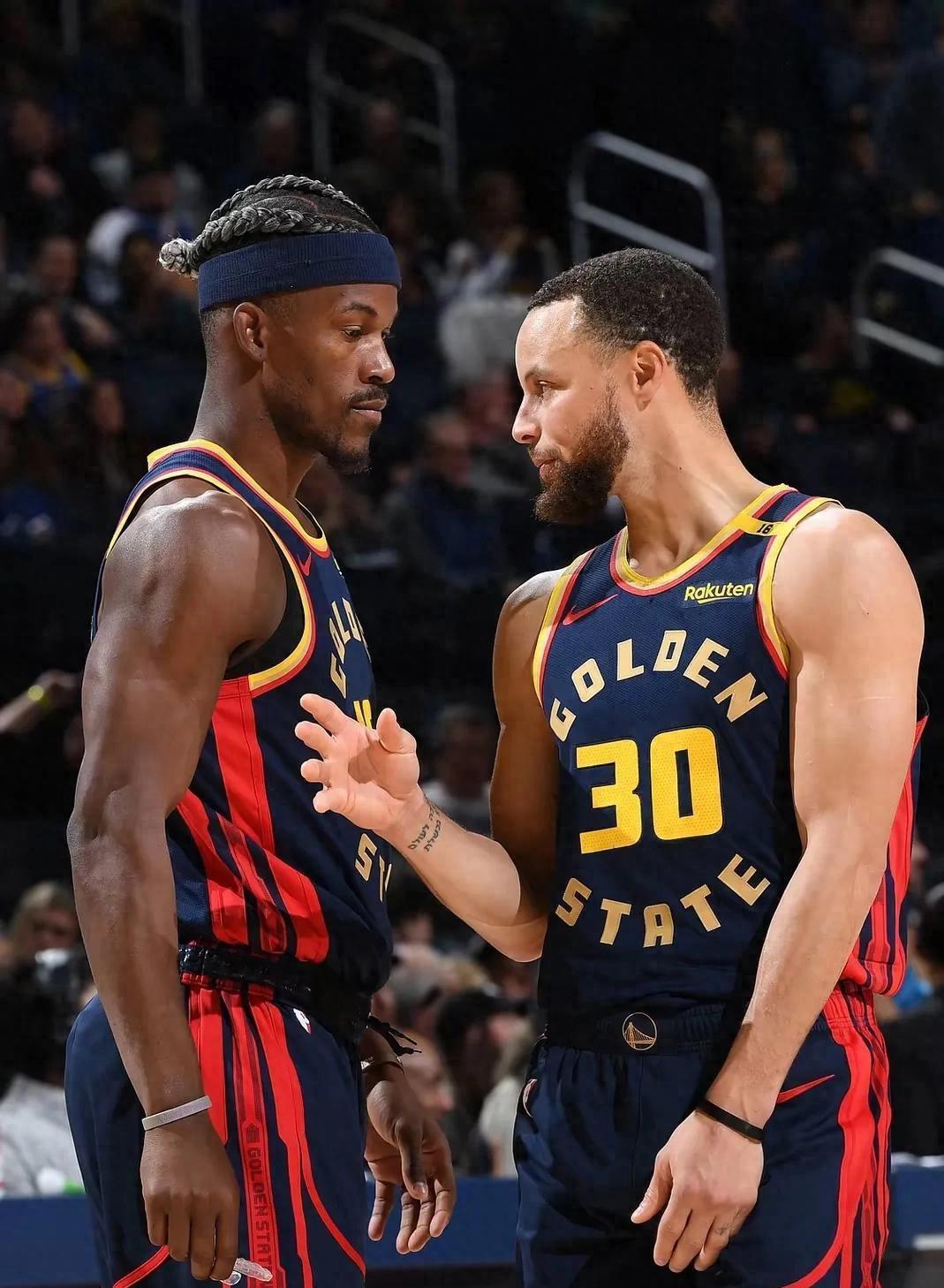 勇士横扫开拓者，终结四连败