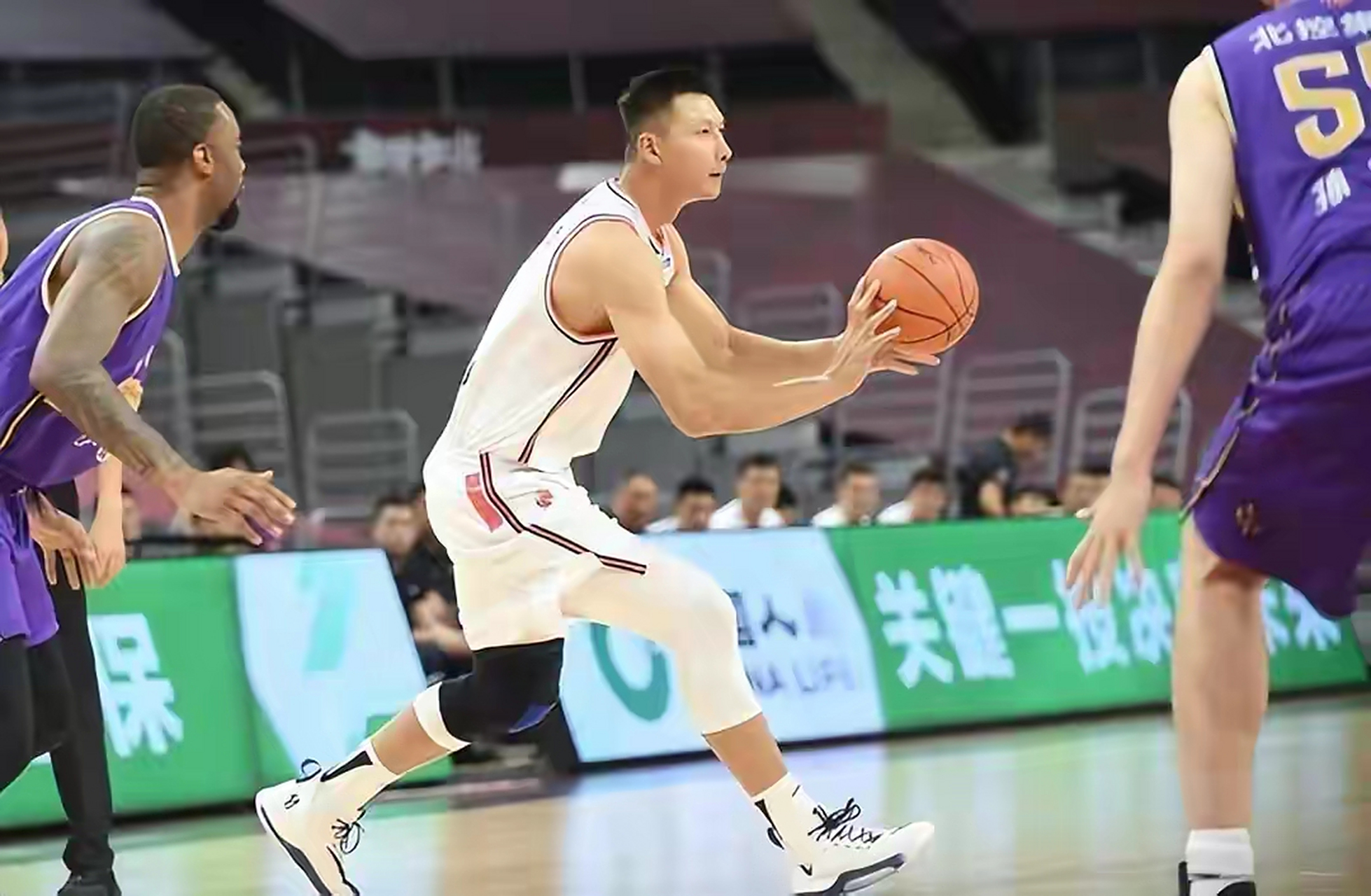 广东卫冕冠军足球联赛预选赛3-2领先战胜北京北控取得两连胜 广东卫冕冠军足球联赛预选赛3-2领先战胜北京北控取得两连胜