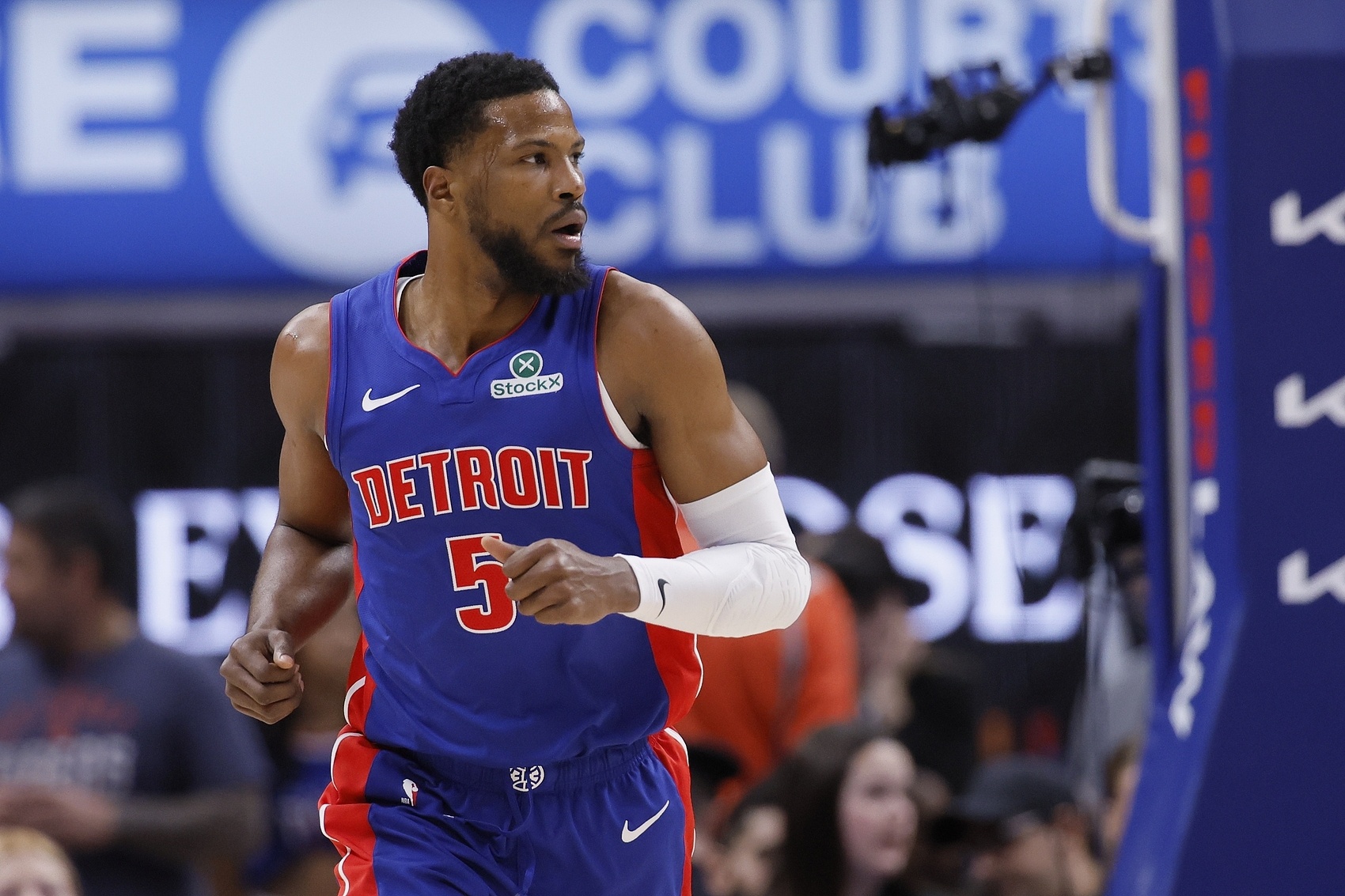 尼克斯惨败篮网，杜兰特强势表现