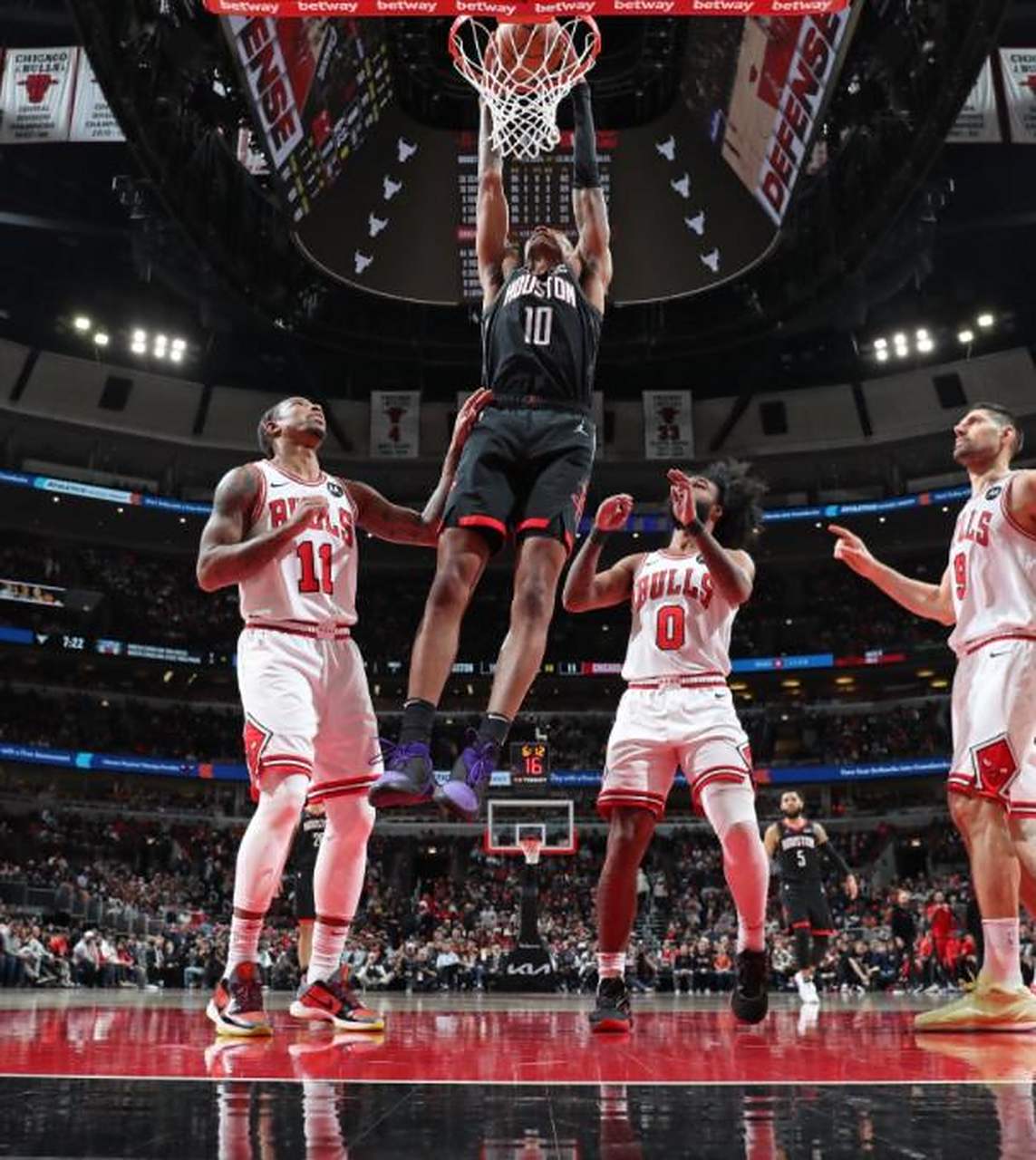 公牛不敌火箭，遭遇连败