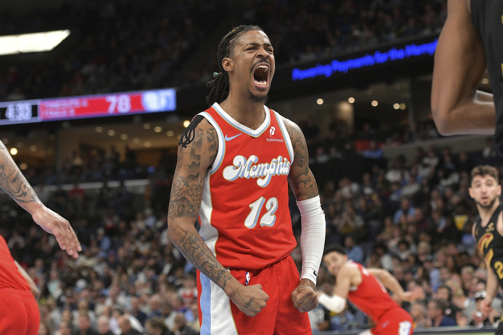 灰熊客场战胜开拓者，莫兰特表现出色