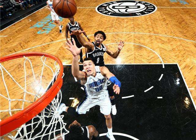 篮网惜败老鹰，吞下两连败