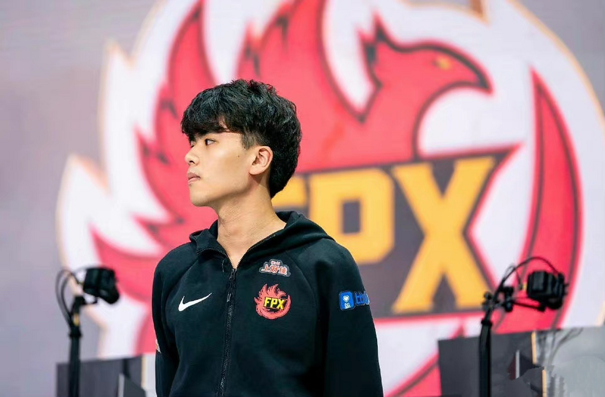 DRX力克DFM，Doinb拿下关键大龙激烈交锋淘汰赛，成为赛场最大亮点的简单介绍